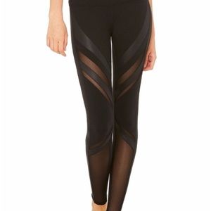 Alo Yoga Epic legging.